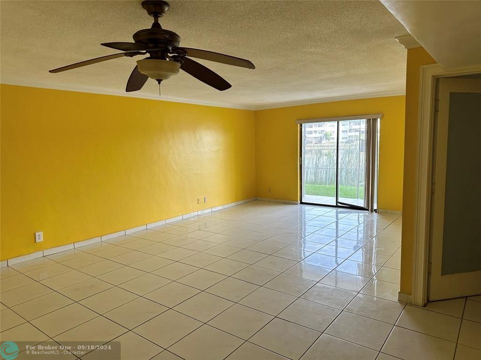 For Sale: $219,900 (2 beds, 2 baths, 1173 Square Feet)