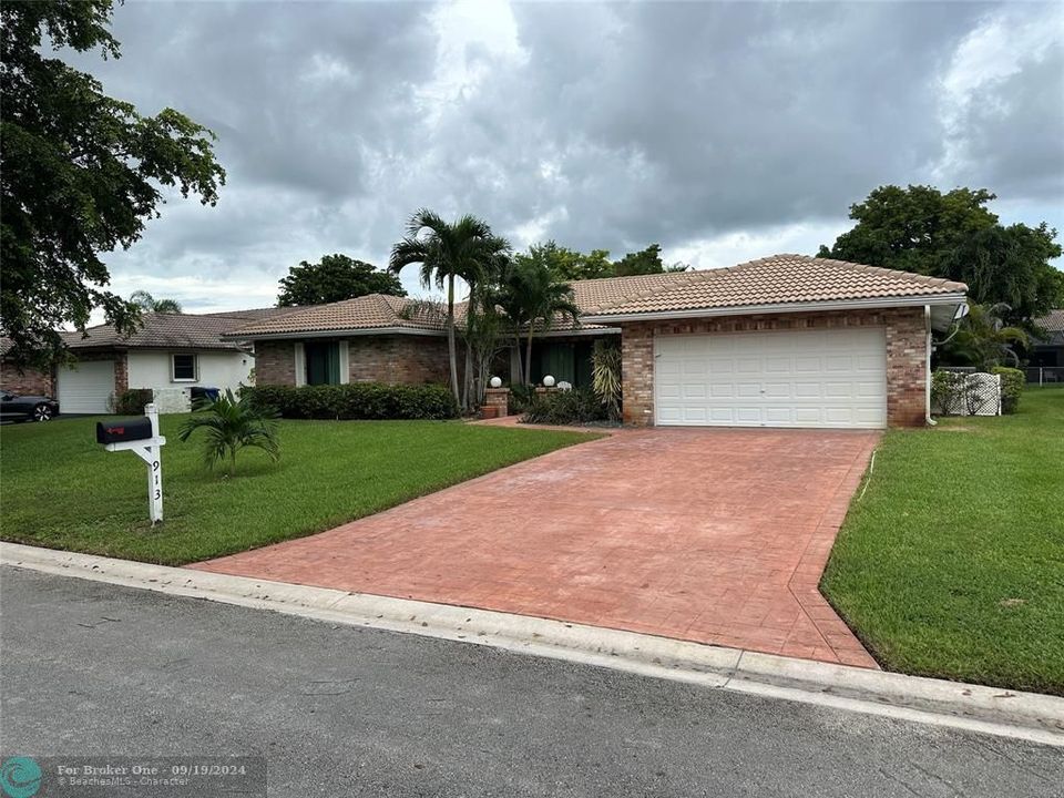 For Sale: $679,900 (4 beds, 2 baths, 2317 Square Feet)