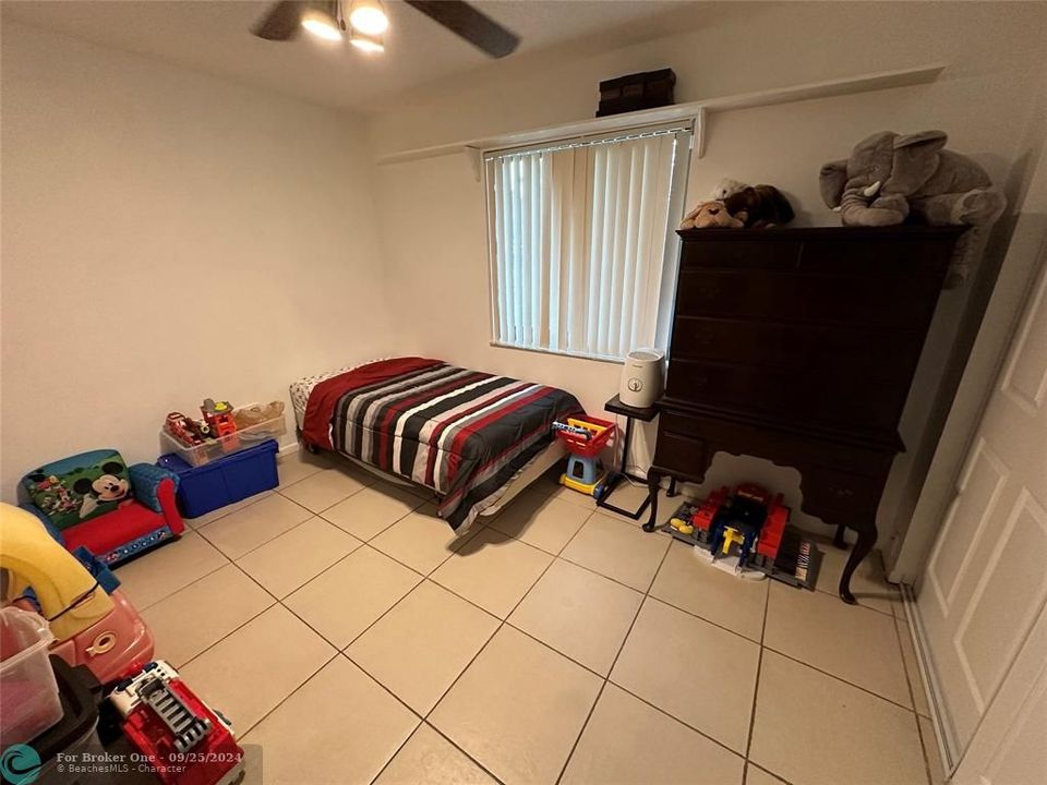 En Venta: $679,900 (4 camas, 2 baños, 2317 Pies cuadrados)