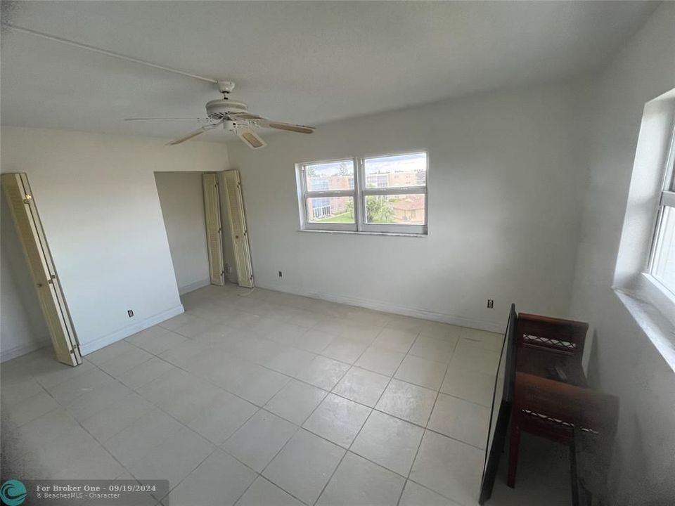 For Sale: $269,000 (2 beds, 2 baths, 1144 Square Feet)