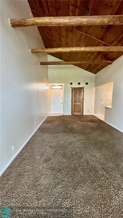 For Rent: $1,900 (2 beds, 2 baths, 890 Square Feet)