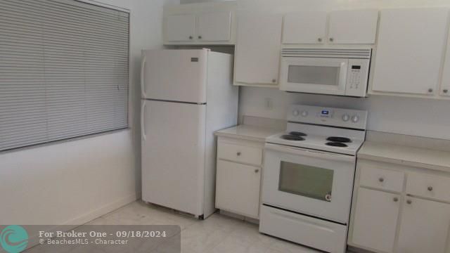 For Sale: $174,000 (2 beds, 2 baths, 1350 Square Feet)