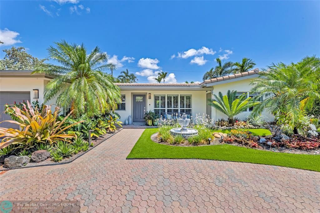 For Sale: $1,075,000 (3 beds, 2 baths, 1338 Square Feet)