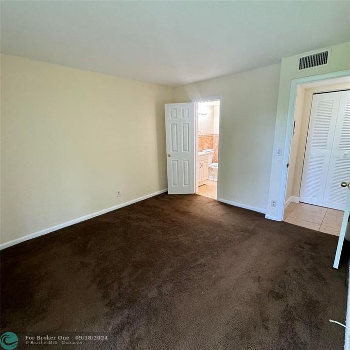 For Rent: $1,850 (2 beds, 2 baths, 800 Square Feet)