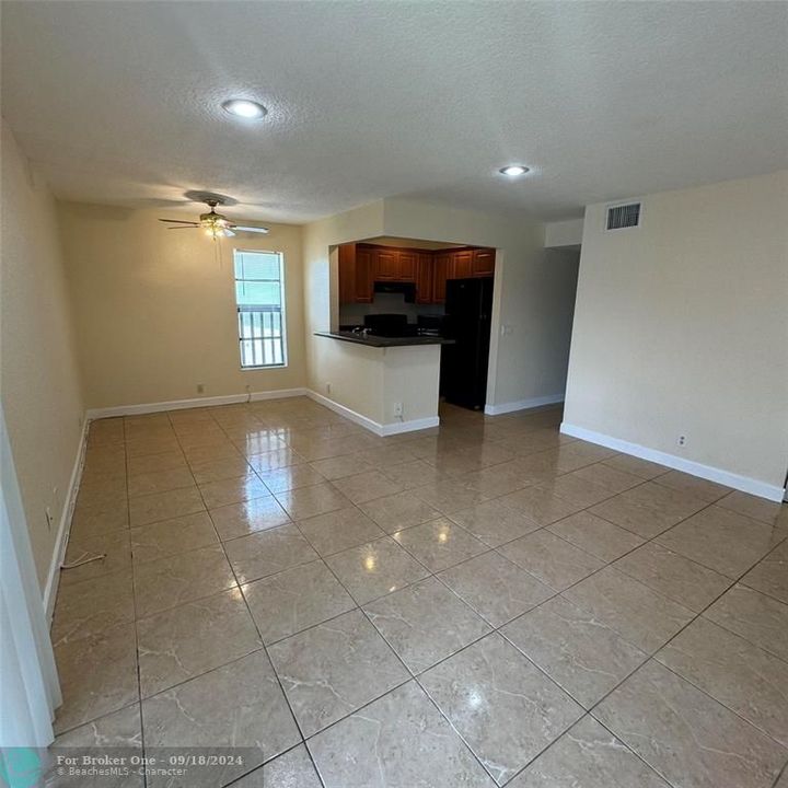 For Rent: $1,850 (2 beds, 2 baths, 800 Square Feet)