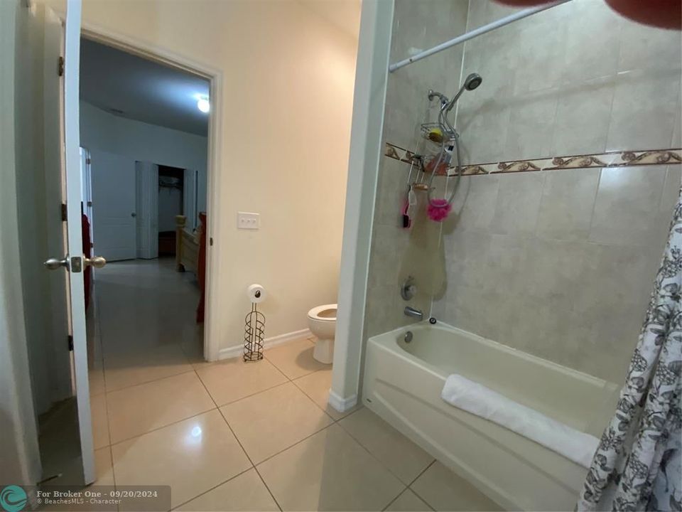 En Venta: $549,900 (3 camas, 2 baños, 1746 Pies cuadrados)