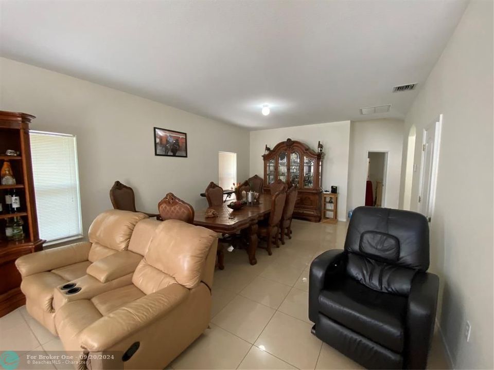 For Sale: $549,900 (3 beds, 2 baths, 1746 Square Feet)