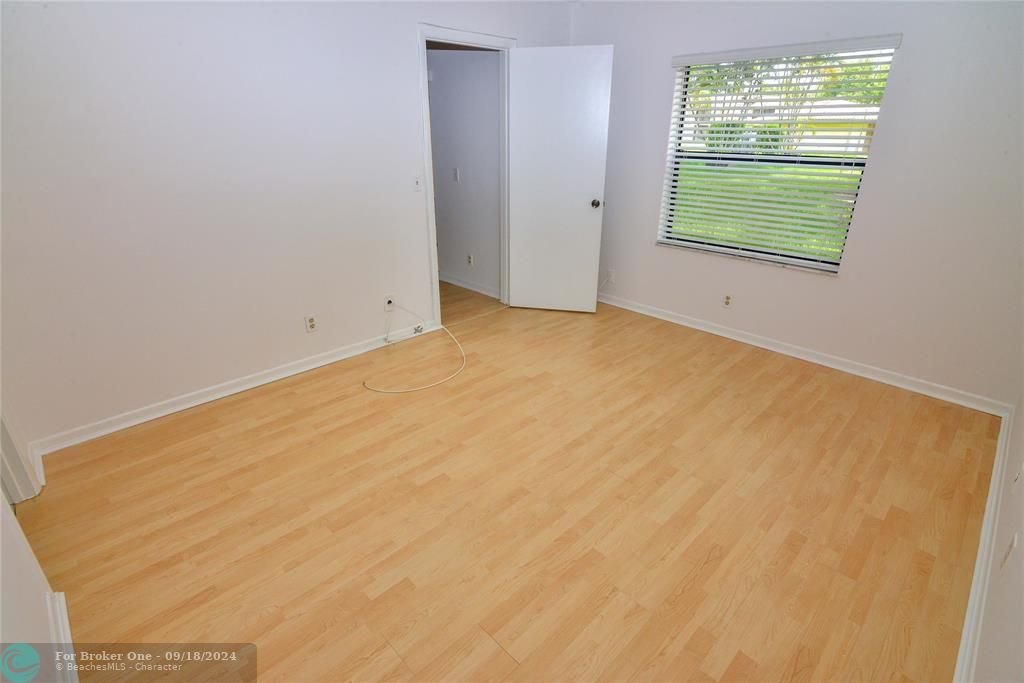 For Rent: $2,050 (2 beds, 2 baths, 857 Square Feet)