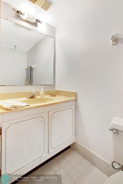 For Sale: $270,000 (2 beds, 2 baths, 1906 Square Feet)