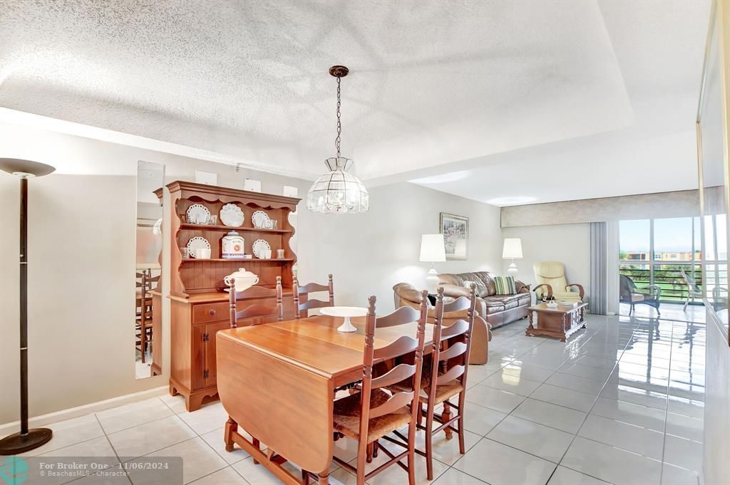 For Sale: $270,000 (2 beds, 2 baths, 1906 Square Feet)