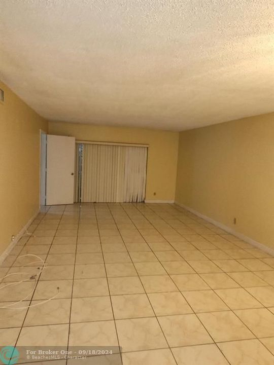 For Rent: $1,900 (2 beds, 2 baths, 1200 Square Feet)