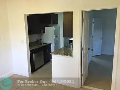 For Rent: $2,500 (2 beds, 1 baths, 900 Square Feet)