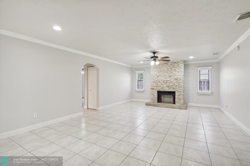 For Sale: $379,900 (3 beds, 2 baths, 1869 Square Feet)