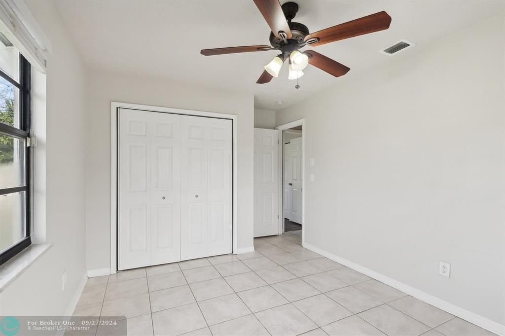 For Sale: $379,900 (3 beds, 2 baths, 1869 Square Feet)