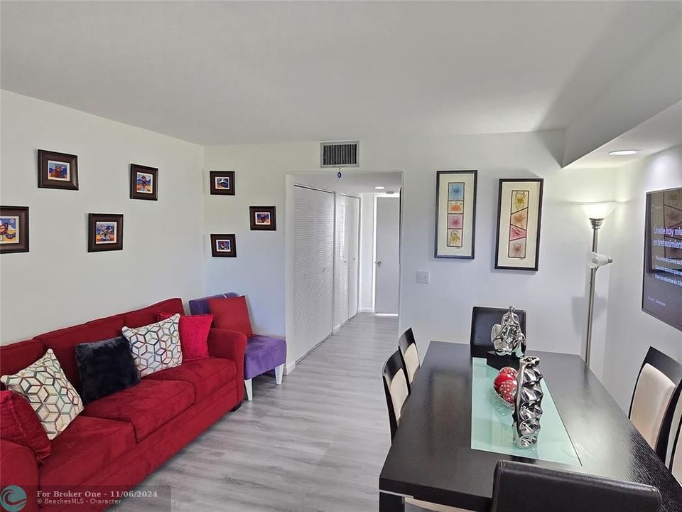 For Sale: $174,999 (1 beds, 1 baths, 575 Square Feet)