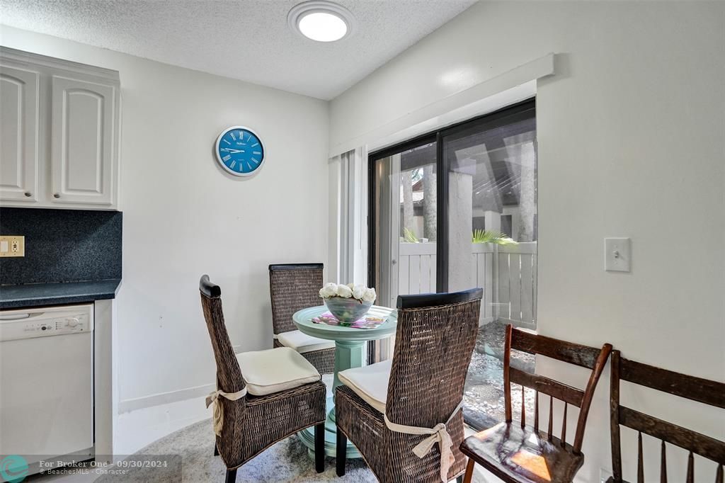 For Sale: $399,000 (2 beds, 2 baths, 1106 Square Feet)