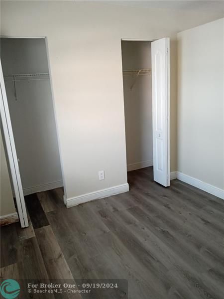 For Sale: $200,000 (1 beds, 1 baths, 412 Square Feet)