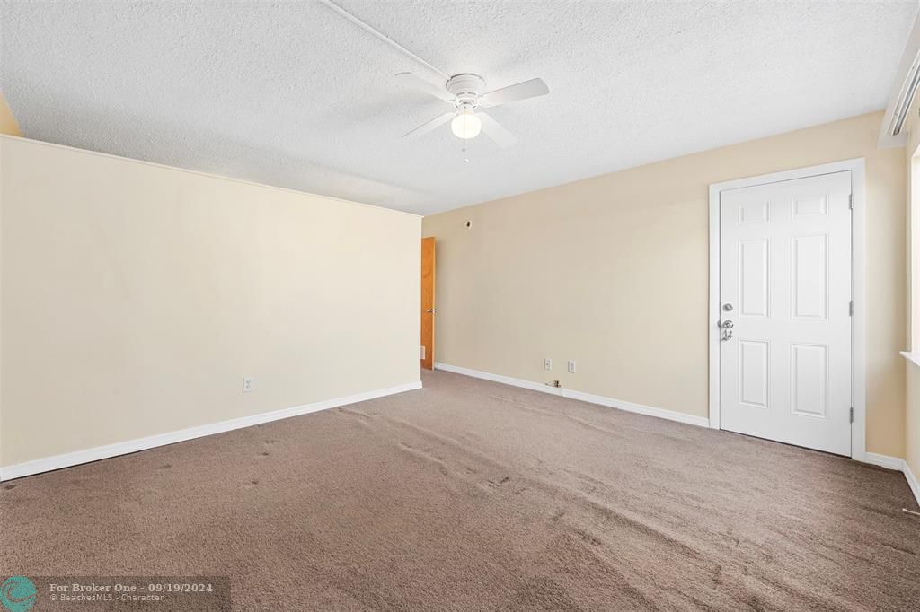 For Sale: $149,000 (2 beds, 2 baths, 1272 Square Feet)