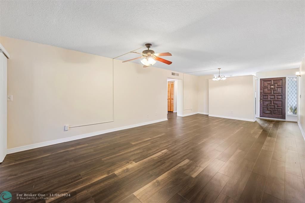 For Sale: $149,000 (2 beds, 2 baths, 1272 Square Feet)