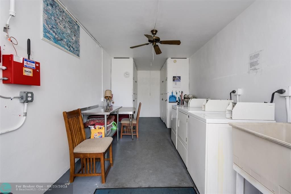 For Sale: $155,000 (1 beds, 1 baths, 564 Square Feet)