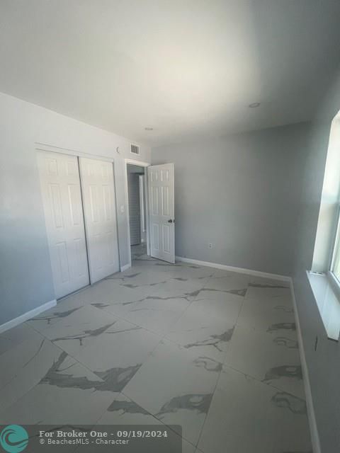 For Sale: $2,000 (2 beds, 1 baths, 3808 Square Feet)