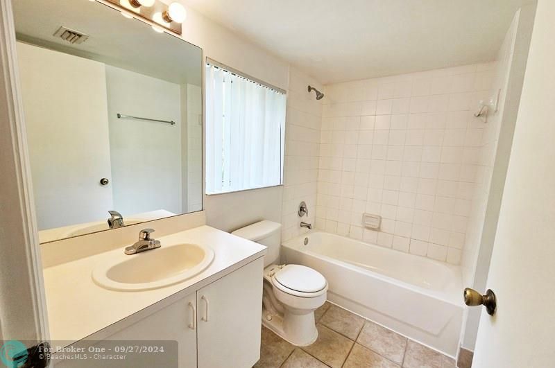 For Sale: $199,000 (2 beds, 2 baths, 1021 Square Feet)