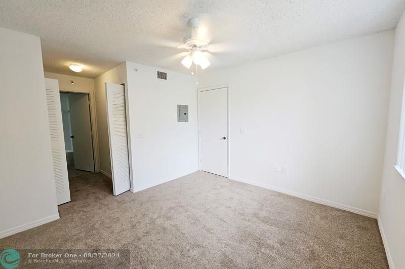 For Sale: $199,000 (2 beds, 2 baths, 1021 Square Feet)