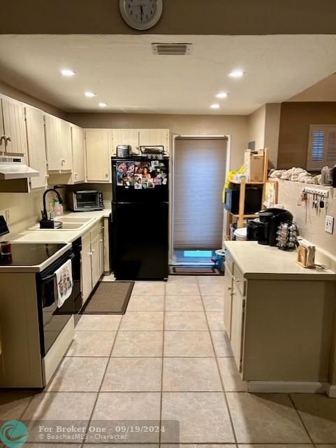 For Rent: $3,800 (2 beds, 2 baths, 1230 Square Feet)