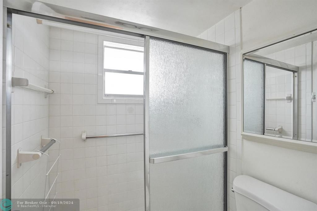 For Sale: $139,800 (2 beds, 2 baths, 958 Square Feet)