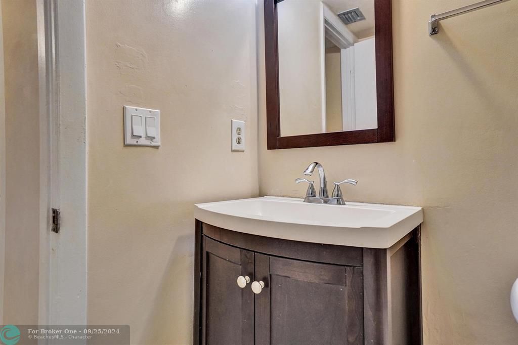 For Sale: $289,900 (3 beds, 2 baths, 1170 Square Feet)