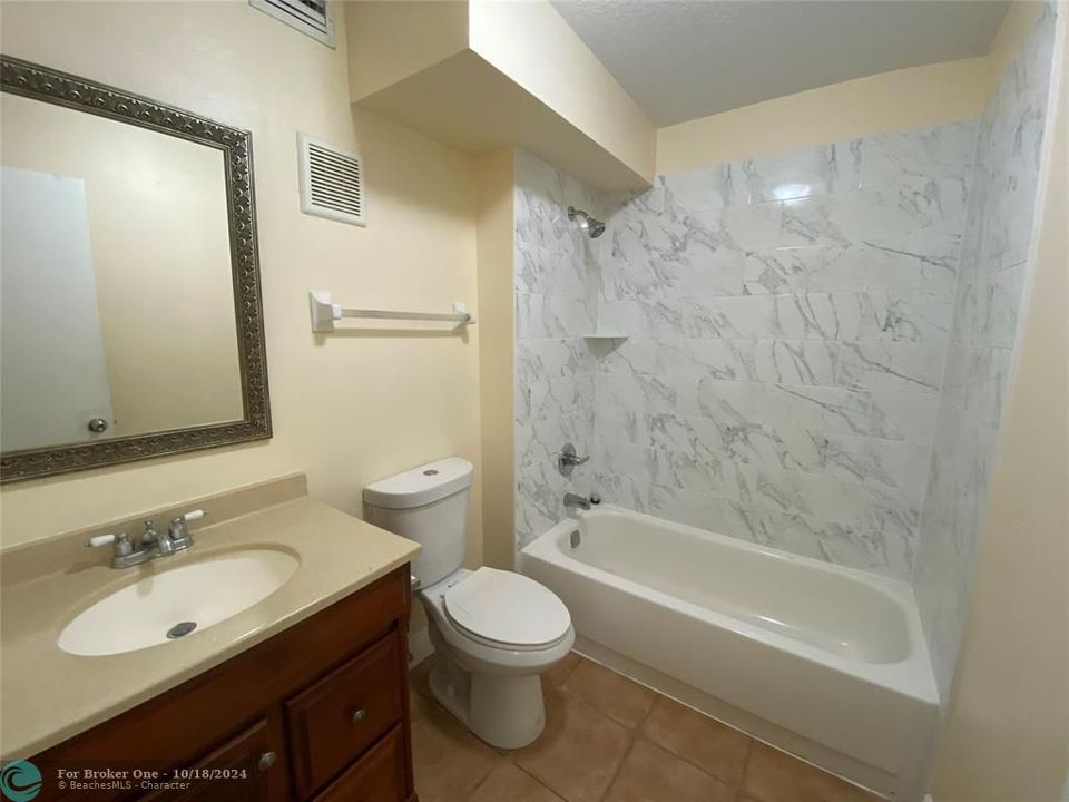 For Rent: $1,900 (2 beds, 2 baths, 949 Square Feet)