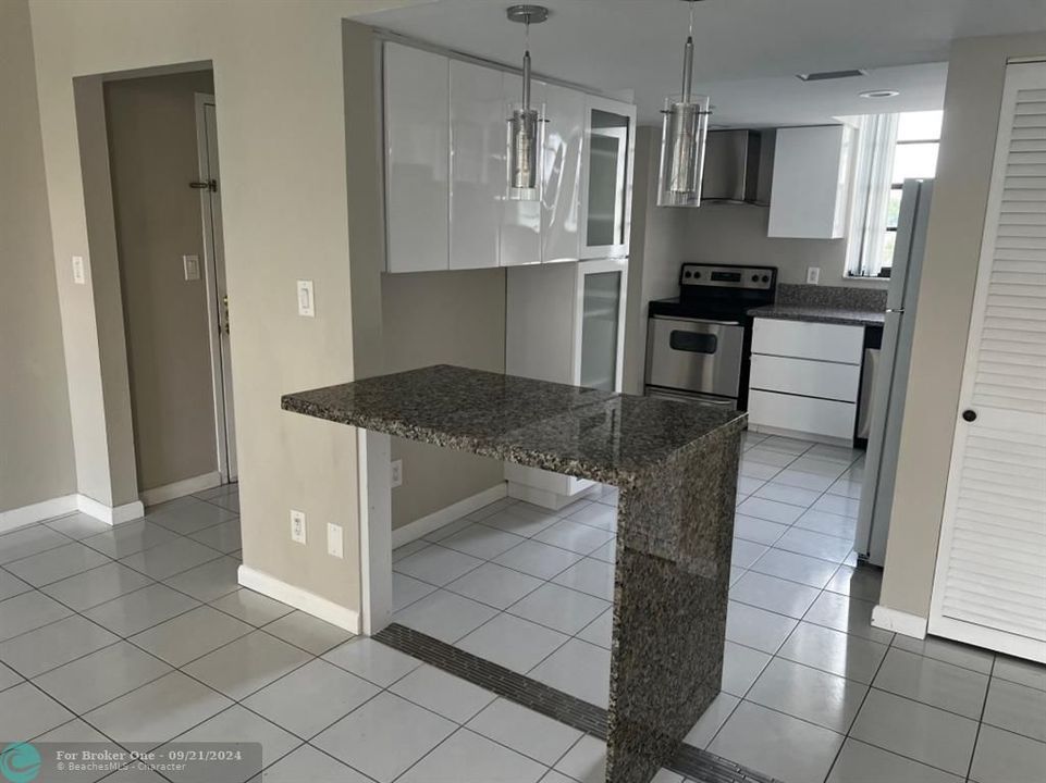 For Rent: $3,425 (2 beds, 2 baths, 1248 Square Feet)