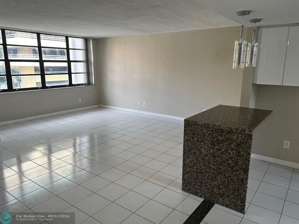 For Rent: $3,425 (2 beds, 2 baths, 1248 Square Feet)