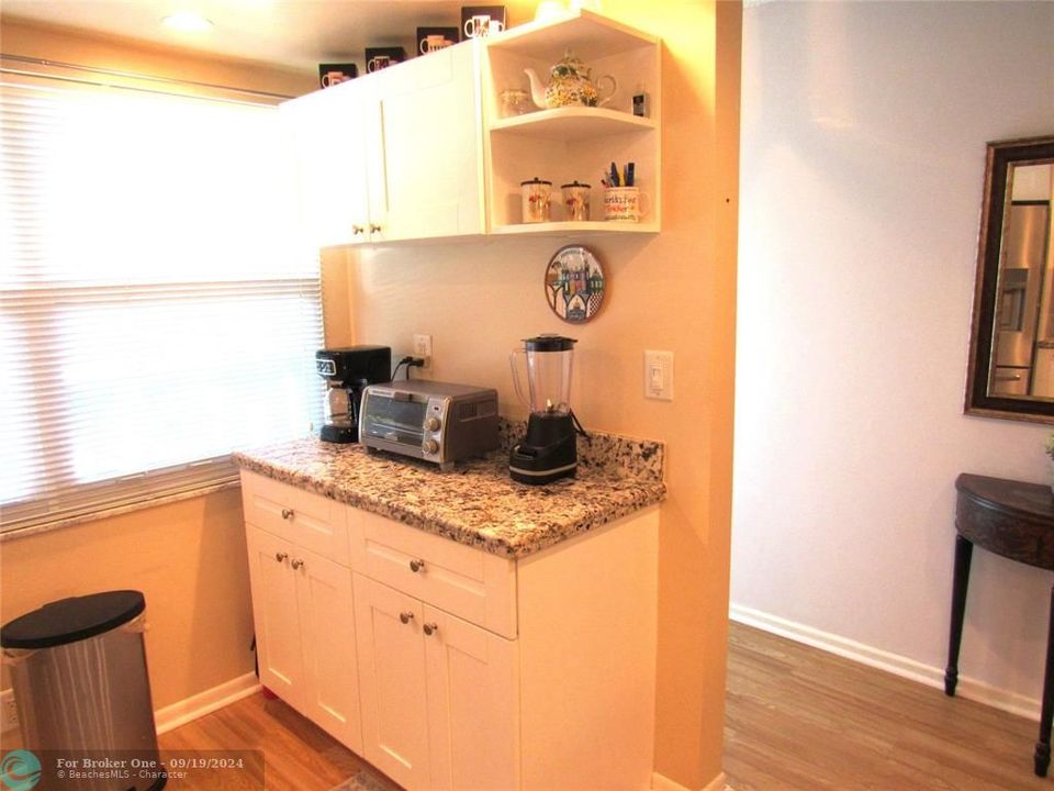 For Rent: $2,300 (2 beds, 2 baths, 1162 Square Feet)