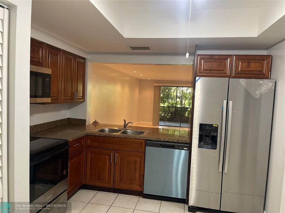 For Rent: $2,700 (3 beds, 2 baths, 1512 Square Feet)