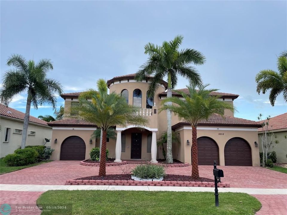 For Sale: $1,299,999 (5 beds, 4 baths, 4009 Square Feet)