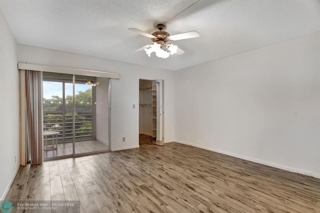 For Sale: $168,888 (2 beds, 2 baths, 1162 Square Feet)