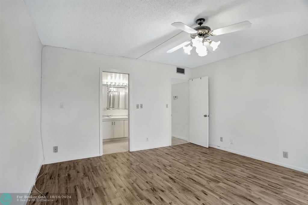 For Sale: $168,888 (2 beds, 2 baths, 1162 Square Feet)