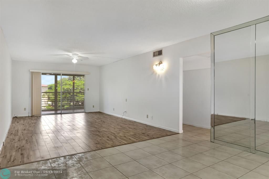 For Sale: $168,888 (2 beds, 2 baths, 1162 Square Feet)