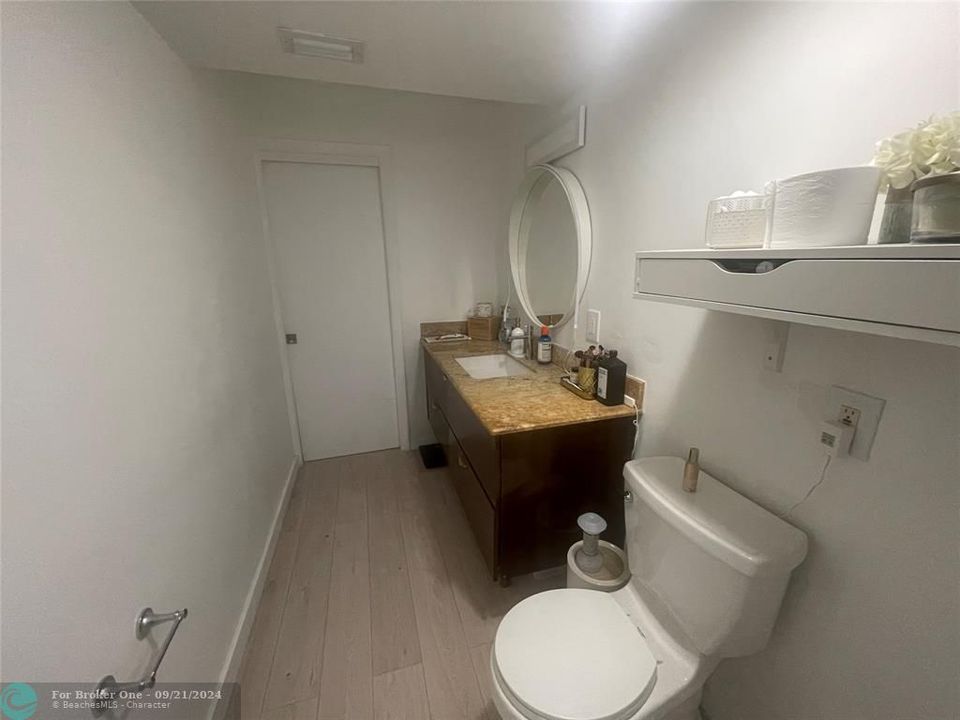 For Rent: $2,100 (1 beds, 1 baths, 691 Square Feet)