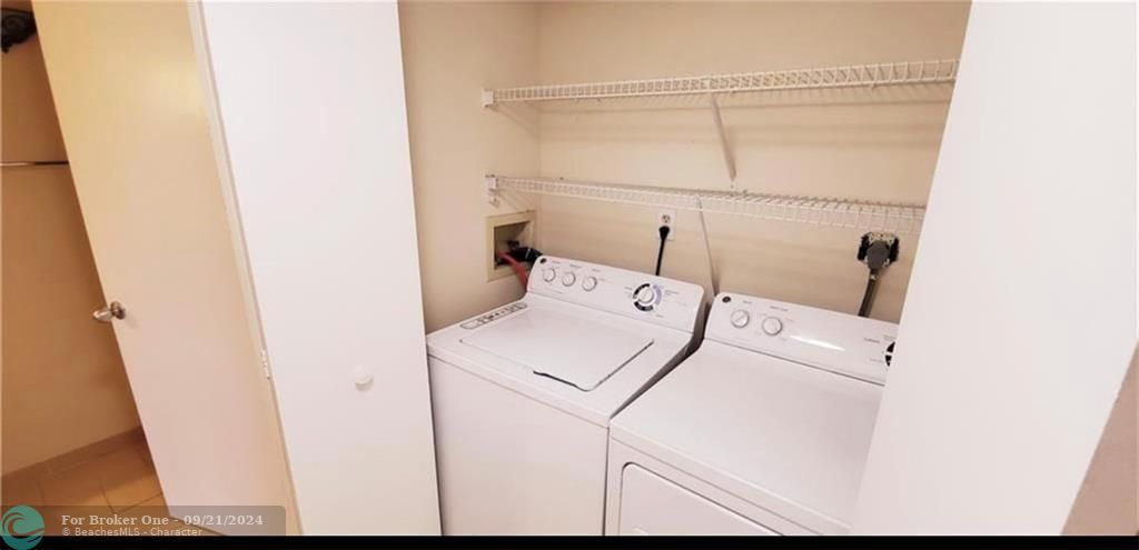 For Rent: $2,100 (1 beds, 1 baths, 691 Square Feet)