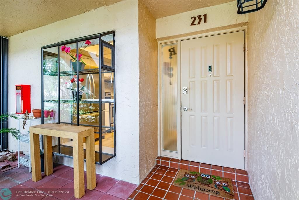 For Rent: $2,300 (2 beds, 2 baths, 1200 Square Feet)