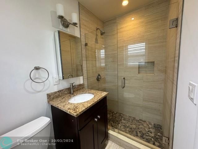 For Sale: $2,250 (2 beds, 2 baths, 940 Square Feet)