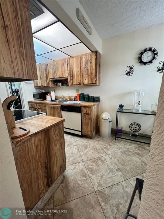 For Sale: $125,000 (2 beds, 2 baths, 960 Square Feet)