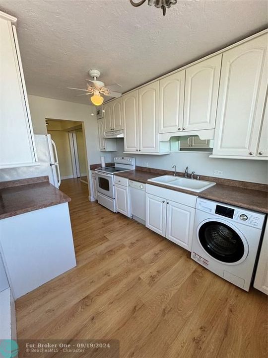 For Rent: $2,750 (1 beds, 1 baths, 1000 Square Feet)