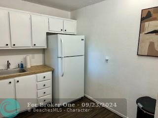 For Rent: $1,950 (1 beds, 1 baths, 850 Square Feet)