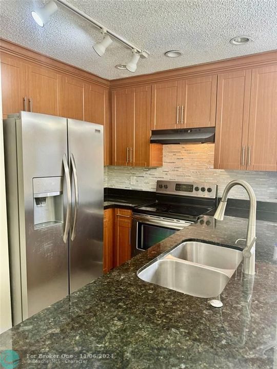 For Rent: $3,300 (4 beds, 2 baths, 1344 Square Feet)