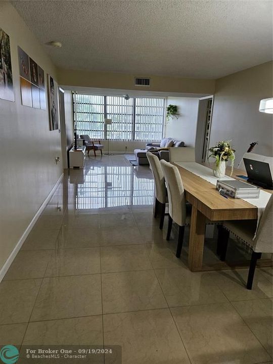 En Venta: $320,000 (2 camas, 2 baños, 1385 Pies cuadrados)