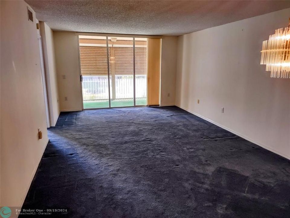 For Sale: $189,000 (2 beds, 2 baths, 1215 Square Feet)