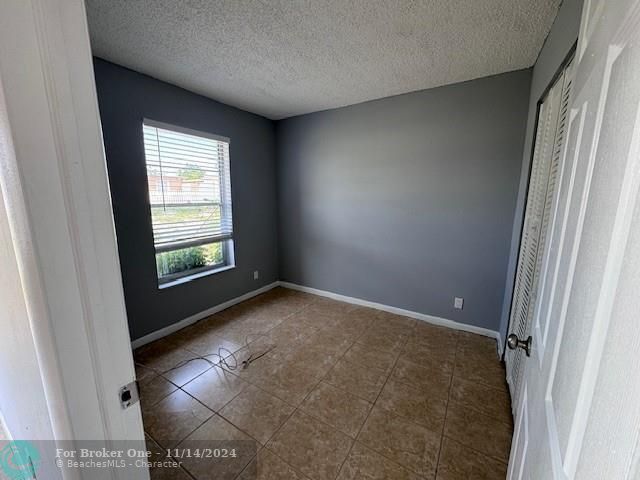 For Sale: $1,900 (3 beds, 1 baths, 855 Square Feet)